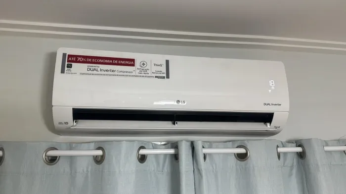 Ar-Condicionado LG Dual Inverter 12.000 BTUs - Para Conserto