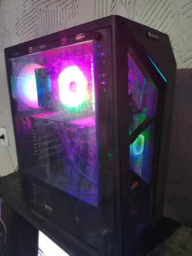 COMPUTADOR GAMER COM MONITOR.