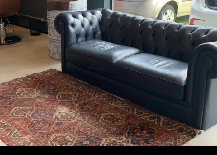 Sofa de couro natural chesterfield azul marinho