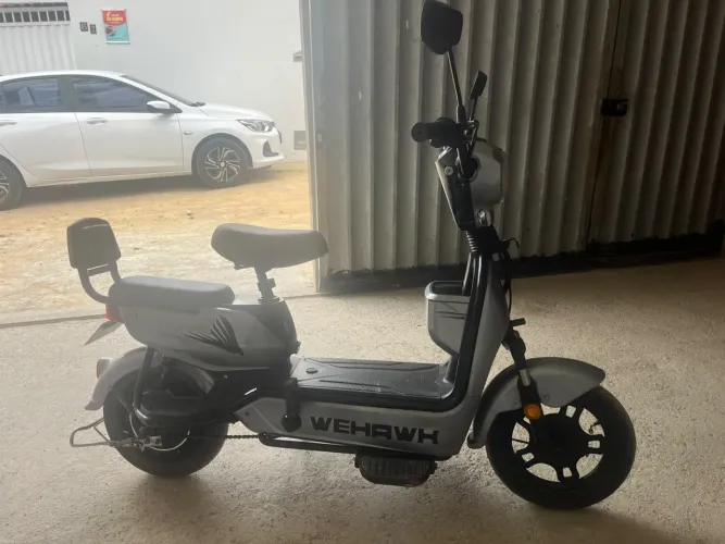 Bicicleta elétrica da marca Wehawk