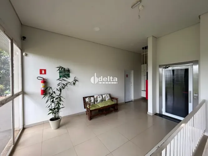Sala comercial com 102 m² em avenida de movimento disponível para locação no bairro Granad