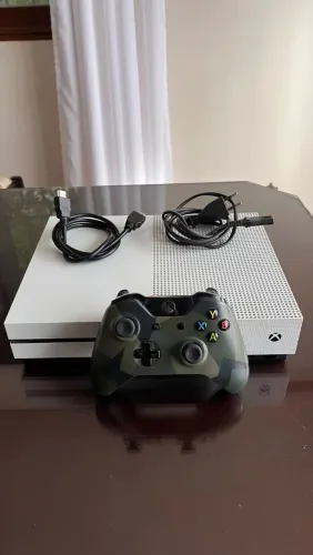 XBOX One S com DETALHE