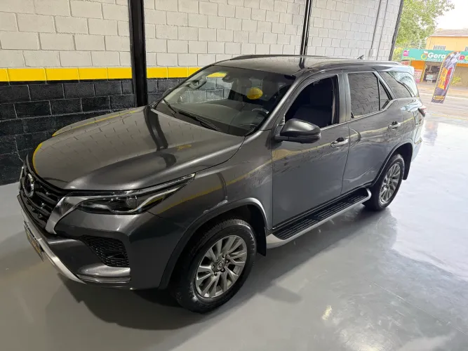 Toyota Hilux SW4 SRX 4X4 2.8 TDI 16V Dies. Aut. 2024