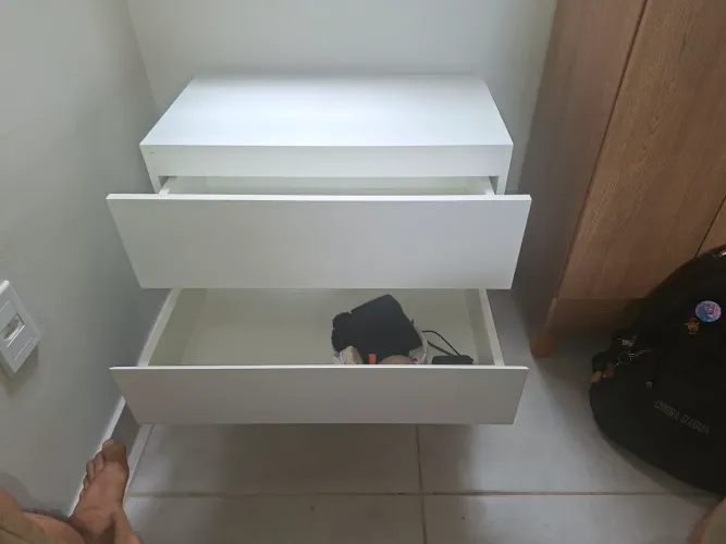 Mesinha de cabeceira 