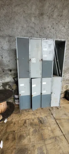 Armário de Aço 8 portas.