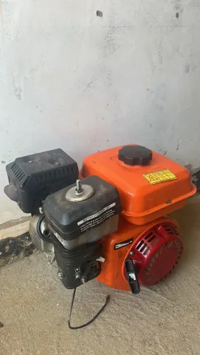 Motor estacionário 7cv 210cc funcionando