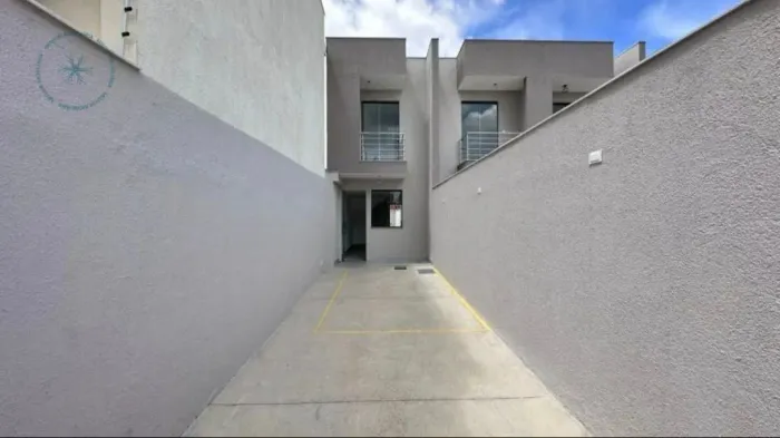Casa Geminada á venda no bairro Santa Monica, Belo Horizonte - MG.
