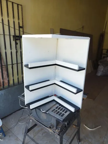 ADEGA DE MDF COM ILUMINAÇÃO