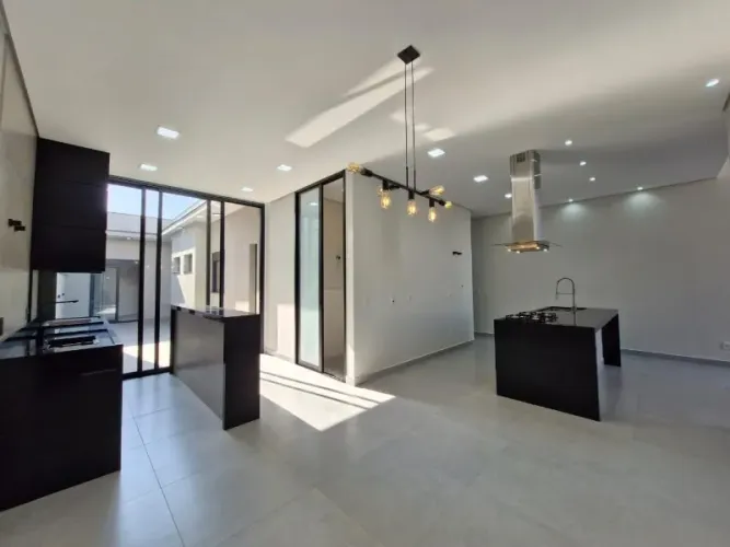 Casa térrea à venda no Jardim Residencial Helena Maria, em Sorocaba-SP.