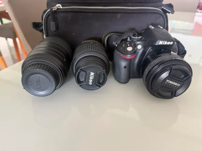 Máquina Nikon D5200