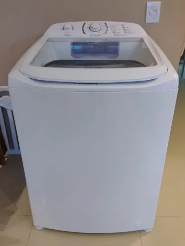 Máquina de lavar roupas Electrolux 16kg de uso particular