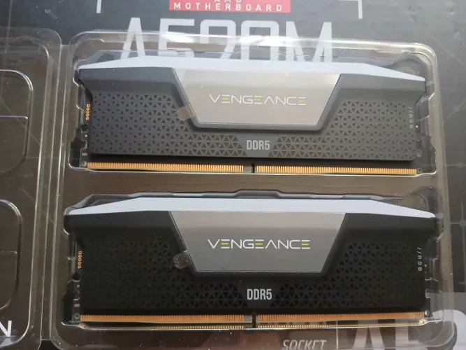MEMÓRIA RAM DDR5 CORSAIR