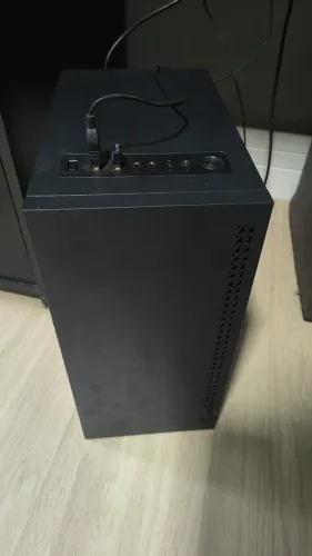 Computador e monitor 
