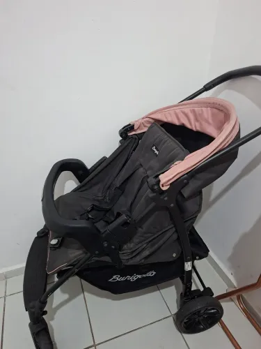 Carrinho de bebê Burigotto usado