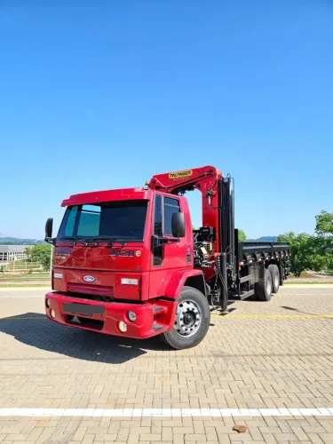 Ford 2428 munck 45 ano 2010