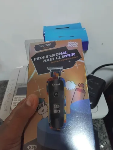 Maquina barba e cabelo kemei