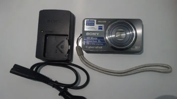 Câmera Sony w570