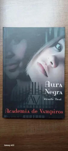 Aura Negra - Academia de Vampiros