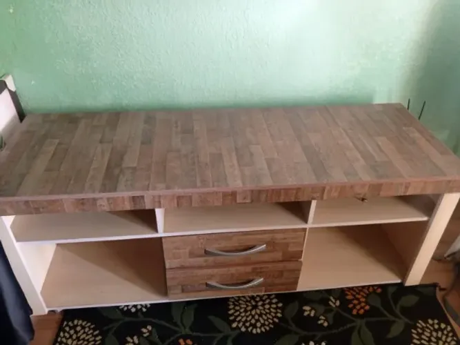 Rack para TV Amadeirado com 2 Gavetas - Excelente Estado