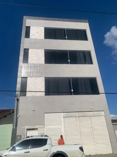 Alugo ou vendo prédio e galpões