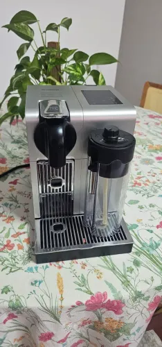 Cafeteira Nespresso Lattissima Pro 127v