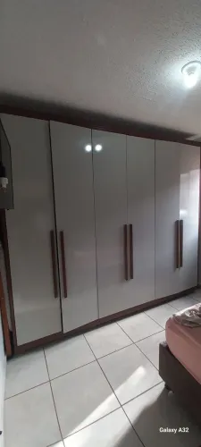 Vendo guarda roupa. 2.70 de largura por 2.30 de altura