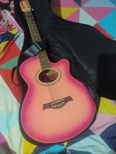 Violão elétrico rosa 
