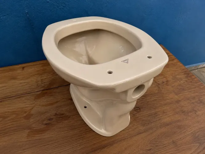 Vaso sanitário de parede (suspenso) Incepa