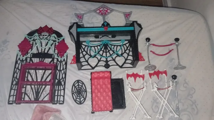 Lote Playset Monster High - Hauntlywood Cleo de Nile Estreia Lights Camera Action