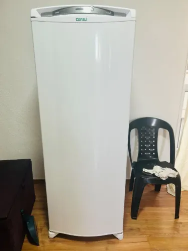Geladeira fogão cama box novíssimo