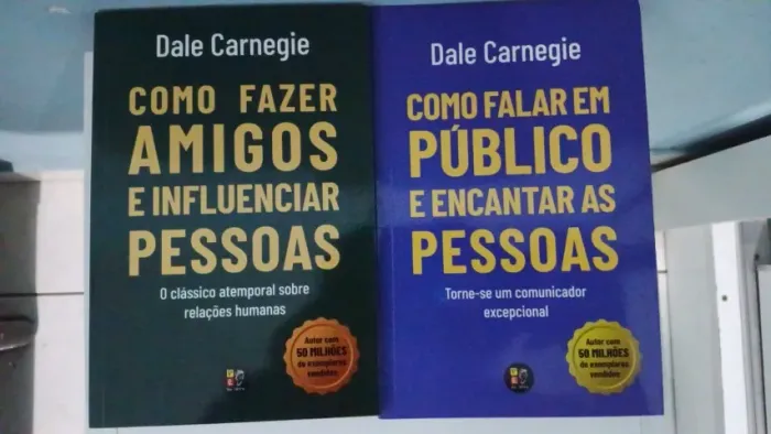 Livros como fazer amigos e influenciar pessoas/como falar em público e encantar pessoas