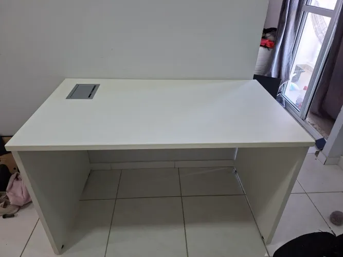Escrivaninha reforçada para retirar