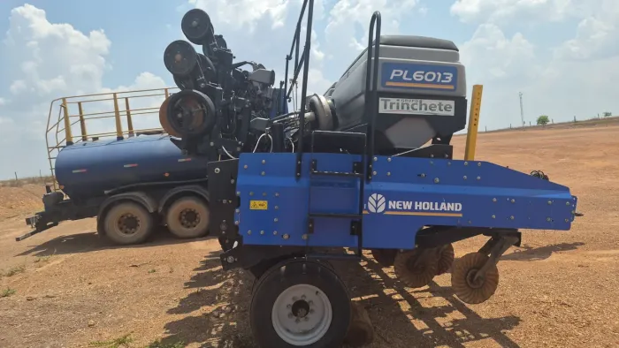 Plantadeira New Holland PL 6013