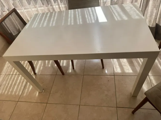 Mesa com caseiras