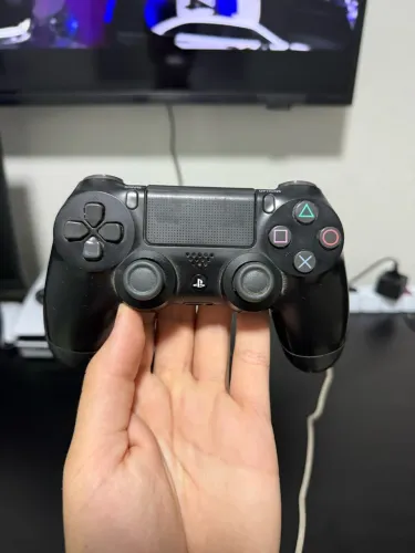 CONTROLE PS4 COM DEFEITO
