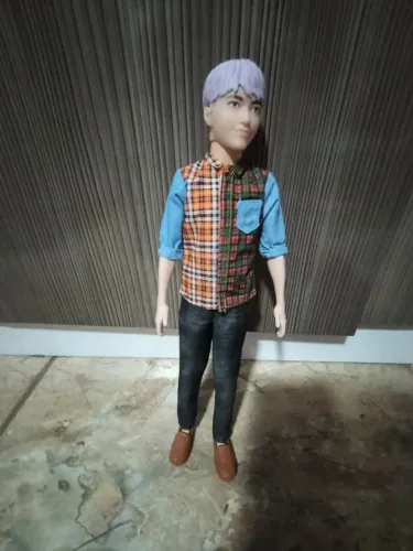 Boneco Ken oriental 