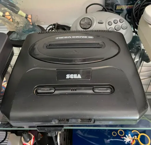 Mega drive 3 Sega com 10 jogos na memória.
