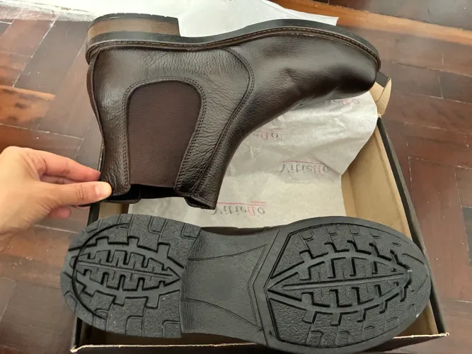 Bota Chelsea 43 em couro