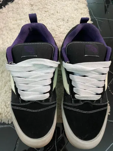 Vans Knu Skool Glow black purple 44/43 brilha no escuro