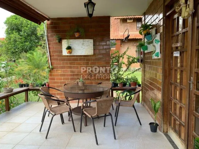 Casa com 4 quartos em Santana