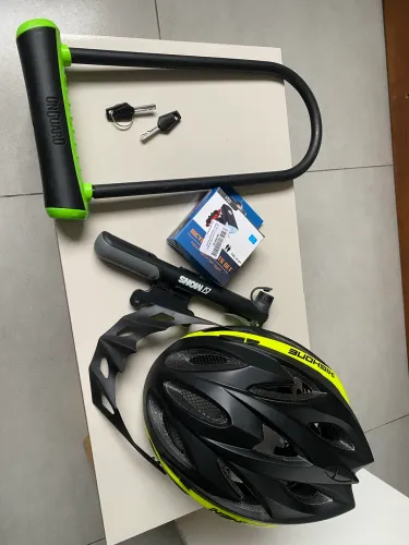 Cadeado U-lock, kit de luzes USB, capacete M, bomba de bicicleta