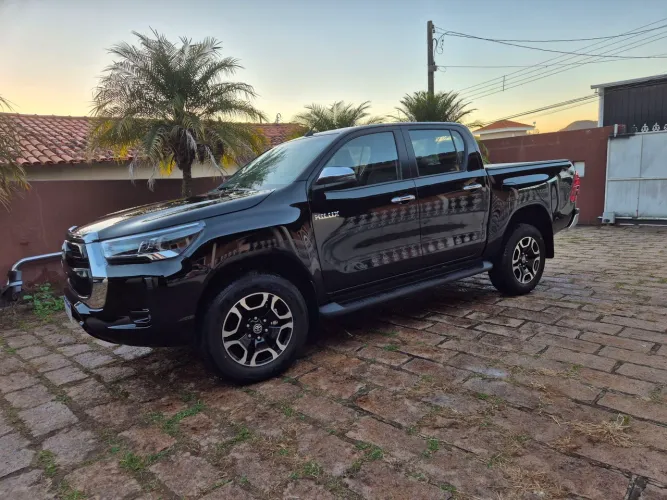 Toyota Hilux CD SRV 4X4 2.8 TDI Diesel Aut. 2025