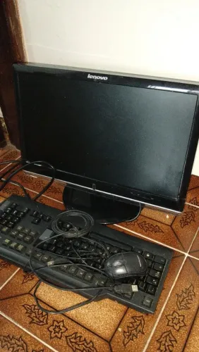 Mouse, teclado e monitor