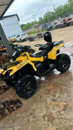 Quadriciclo Can Am