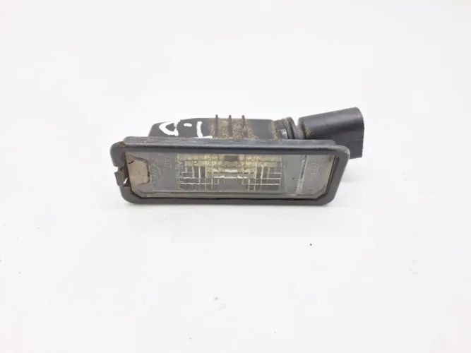 Lanterna Luz Placa Direita Vw Golf 1.4 2014 2015 1k8943021