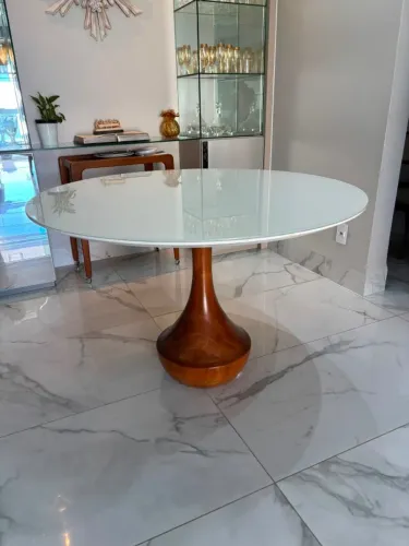 Mesa de Jantar redonda- 1,20m - Excelente Estado