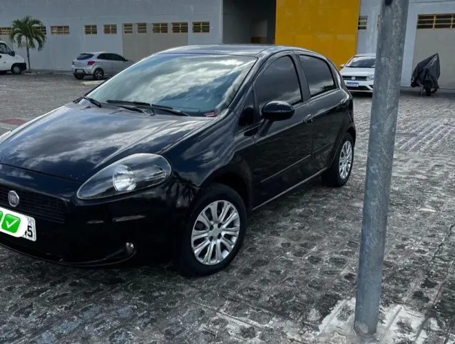Fiat Punto Attractive 1.4 Fire Flex 8V 5P 2012