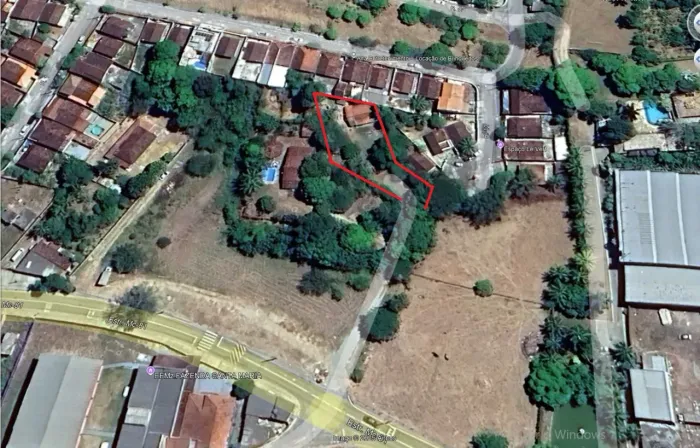 Chácara com 808 M² com casa de 2 quartos com árvores frutiferas - Horto, Macaé - RJ