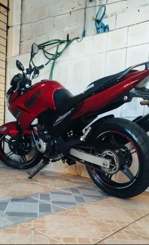 VENDO MOTO SUPER CONSERVADA