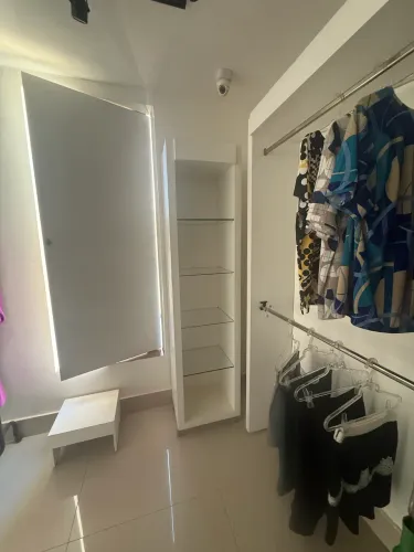 Moveis usados para loja de vestuário 